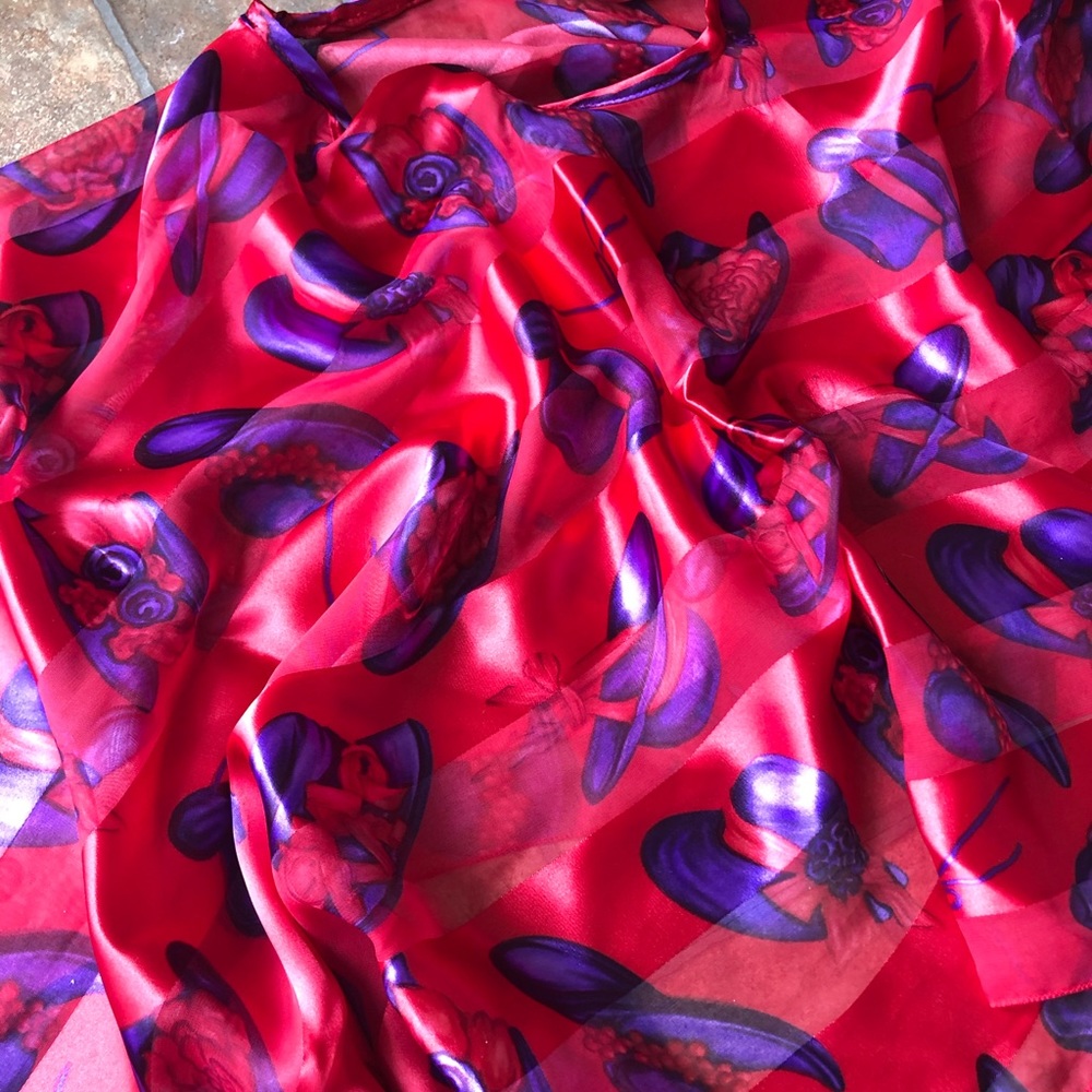 Red hat society shawl